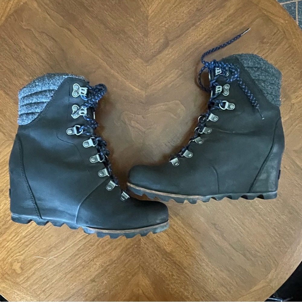 Sorel Conquest Wedge Boots - Picture 4 of 10